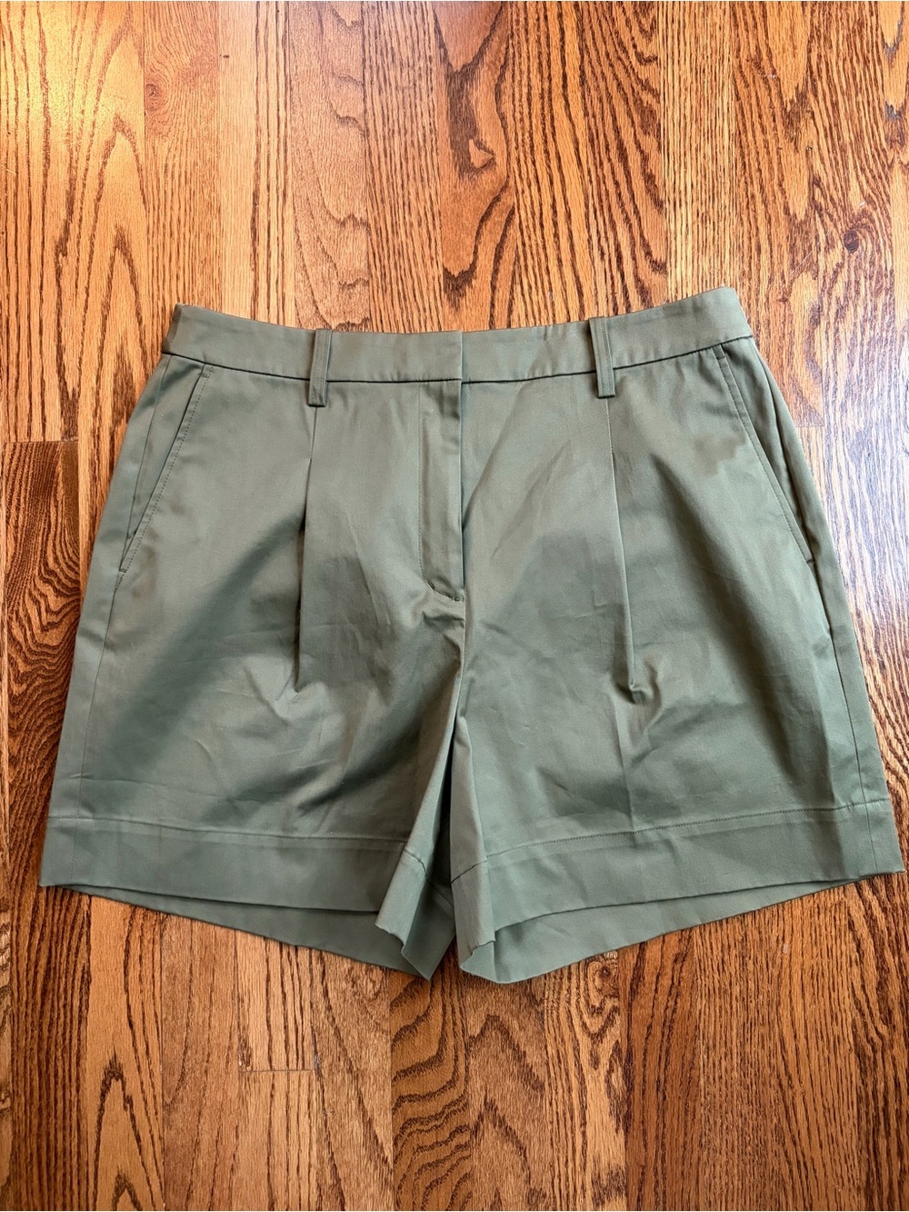 NWT Brooks Brothers Olive Tailored Shorts Size 14 Pleated Front Cuffed Hem